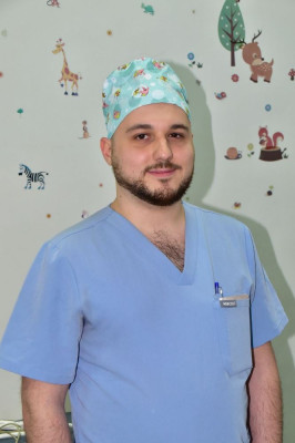 Врач акушер-гинеколог Абдуллаев Рустам Мурадович